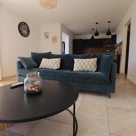 Sublime Appartement Avec Parking Sur Ajaccio * Ajaccio (Corsica)